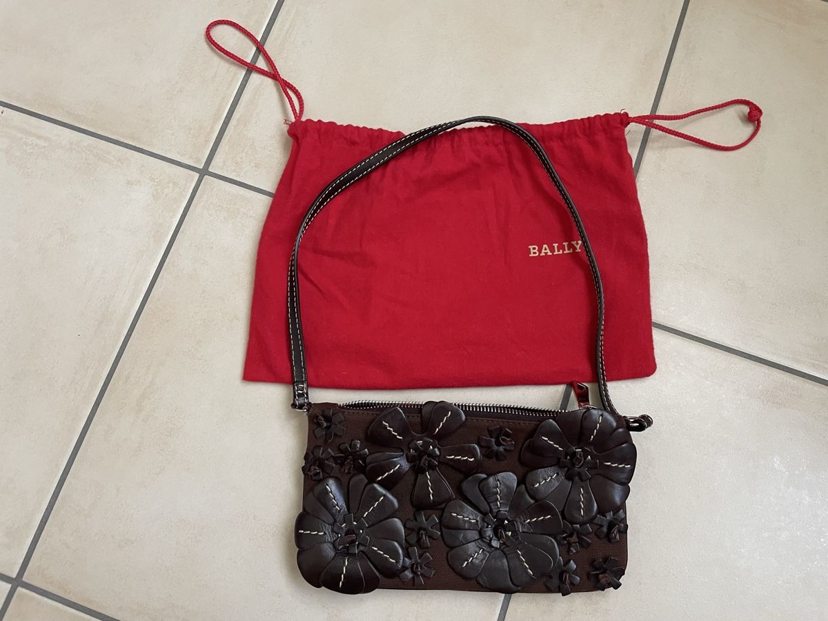 Bally Taschen für Damen: Pochette color marrone Bally – Gebraucht aus Gorduno von cha_9lgw