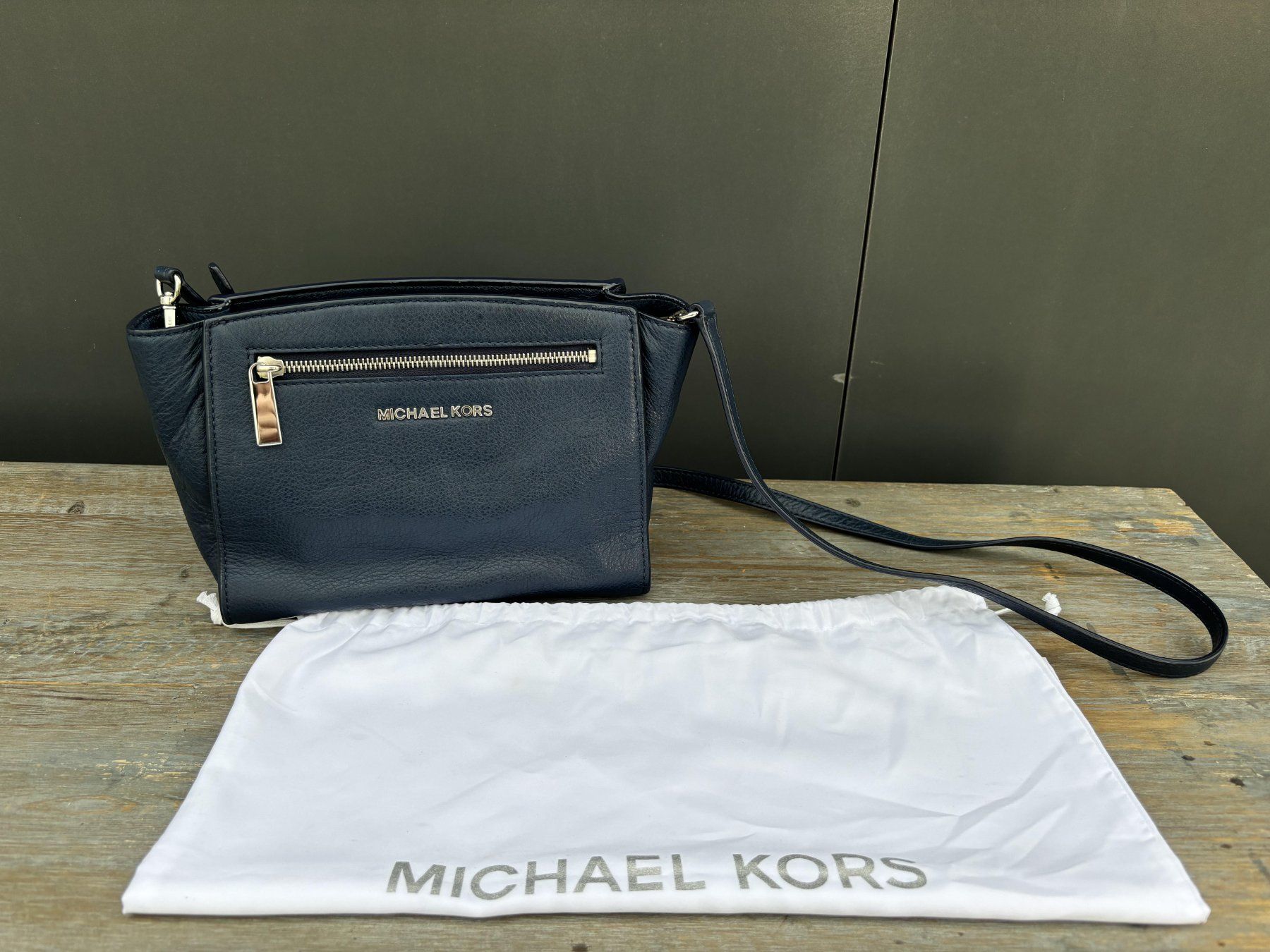 Michael Kors Borse da donna: Michael Kors Ledertasche, dunkelblau, neuwertig – Usato da Tafers venduto da nad_2g7s 3