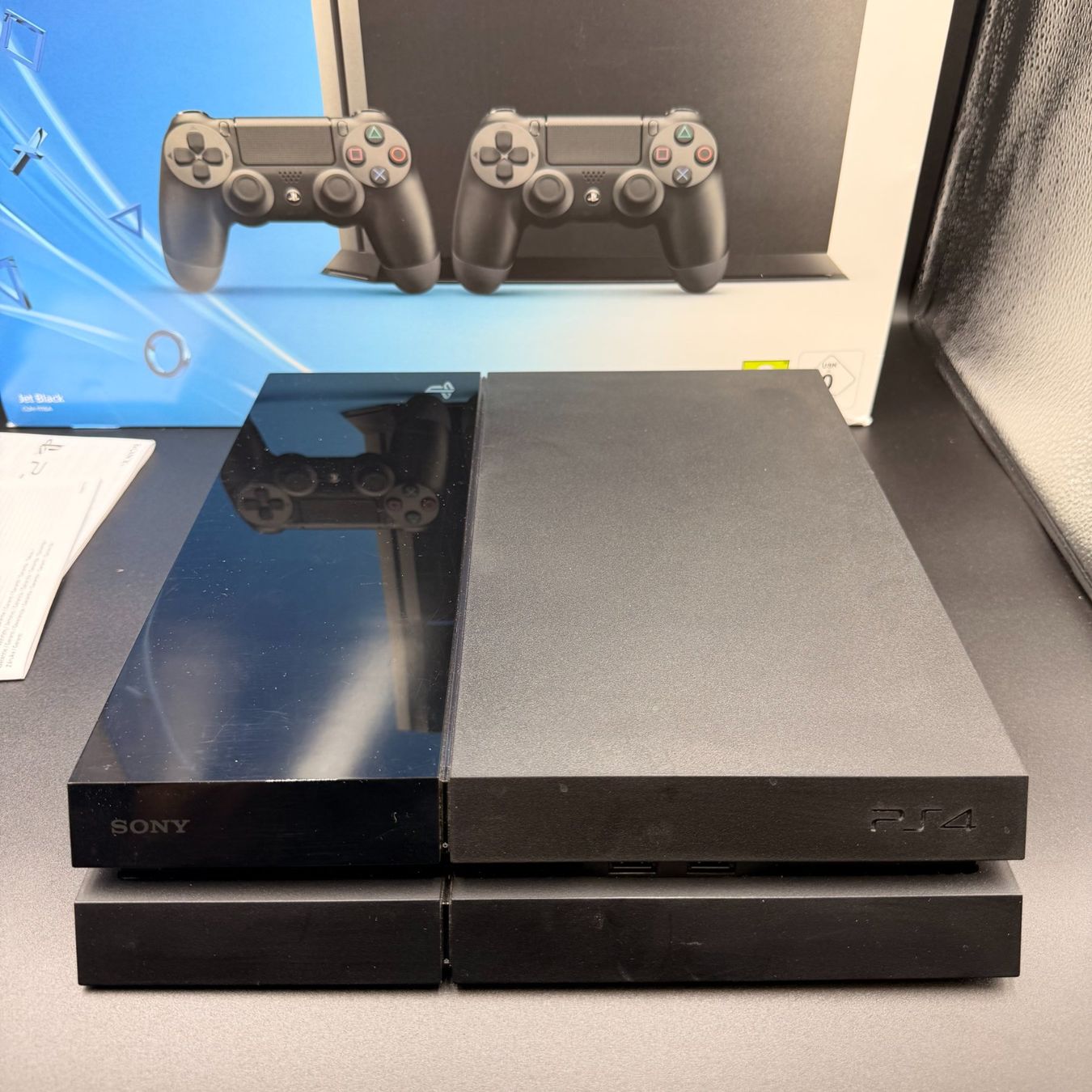 Sony Console: Sony PlayStation 4 Konsole schwarz Version: 8.00 – Usato da Düdingen venduto da Nerdworld 4