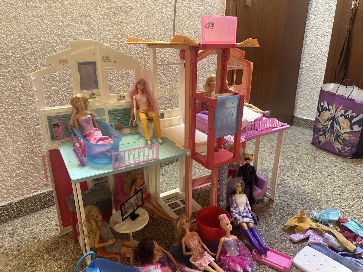 Mattel Casette per bambini: Maison Barbie Poupées et Accessoires  – Usato da Givisiez venduto da sgu_k58r 1