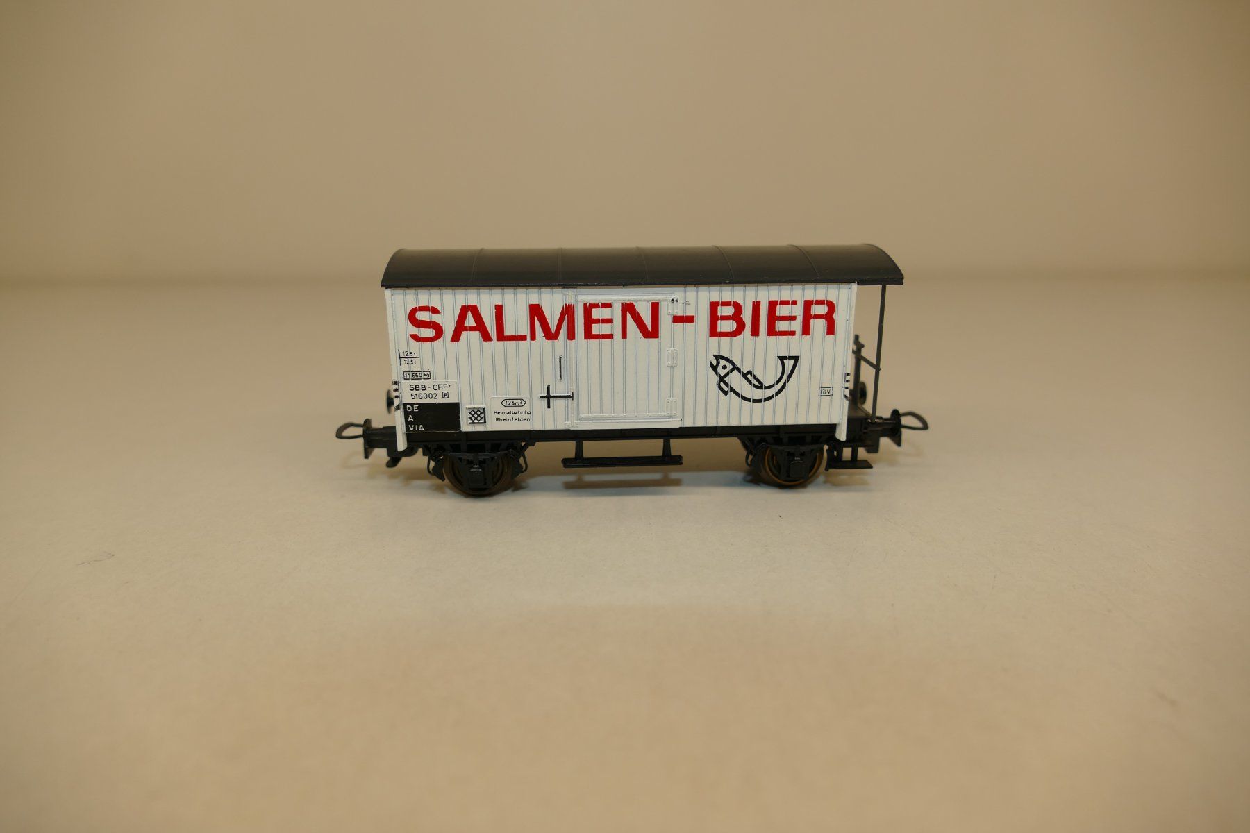 Liliput Trains électriques: Liliput H0: SBB Güterwagen Salmen-Bier – D'occasion à Niederhasli par rail-duerst 2