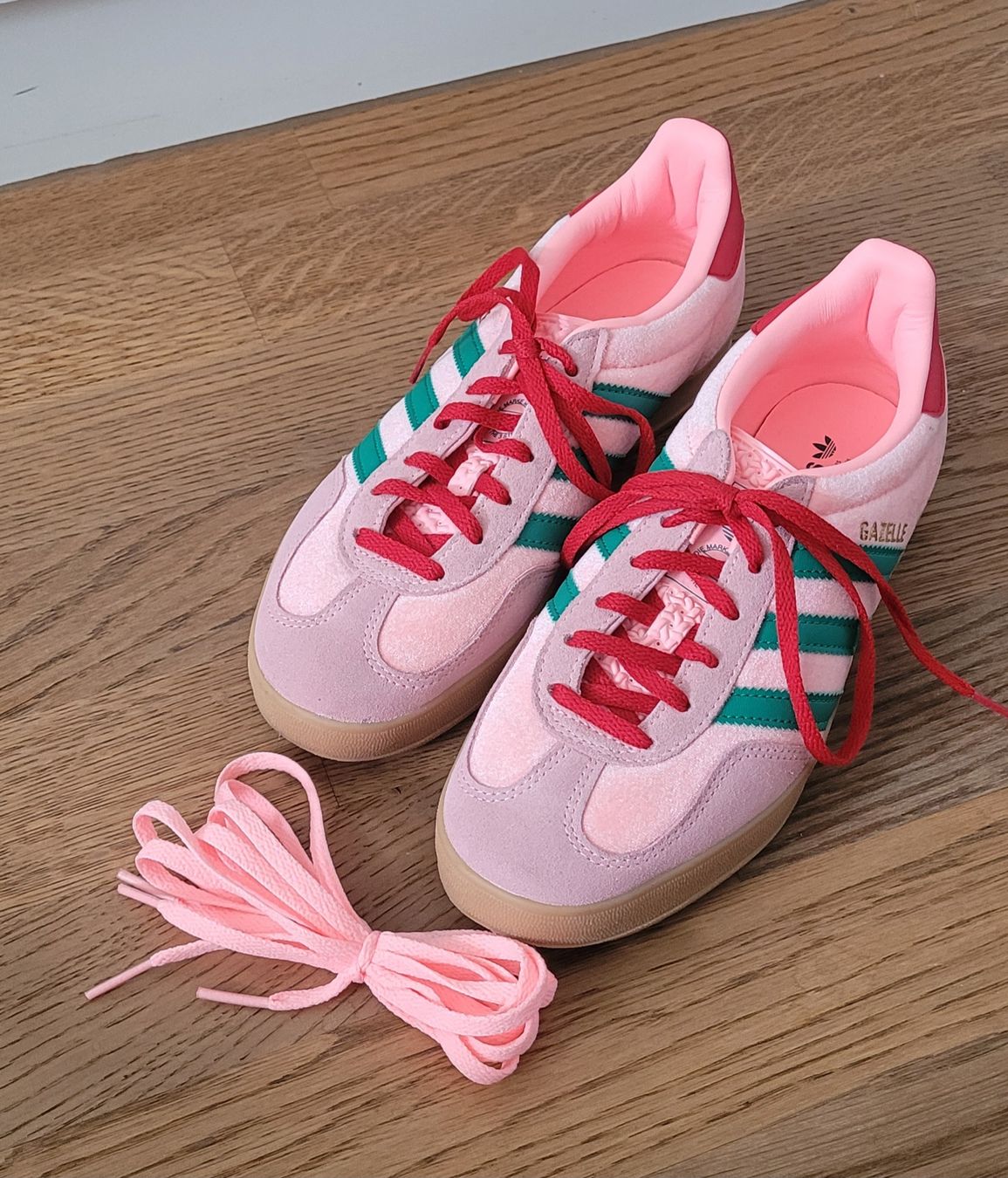 Adidas Damenschuhe: Sneakers original Adidas gazelle pointure 38 – Gebraucht aus Sion von lik_k6h2 1