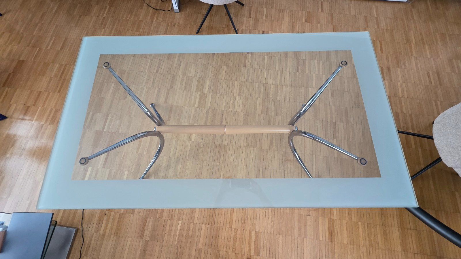Tischset: Eleganter Glastisch mit 4 Stühlen – Gebraucht aus Chur von rogermathis 2