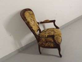 Antiker Sessel im Louis XV Stil