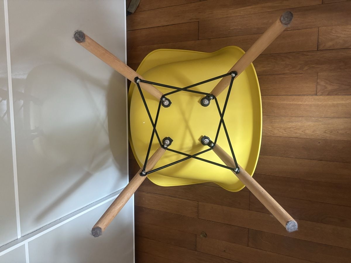 Stühle: 2 Schalenstühle Vitra Imitate – Gebraucht aus Basel von lkl_5l2h 2