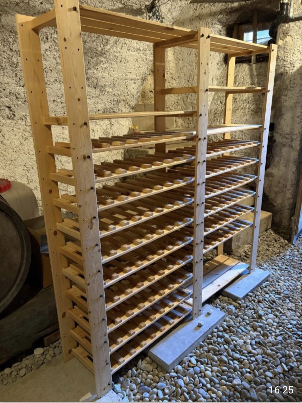 Regale: Weinregal – Gebraucht aus Stein AG von BerniceF