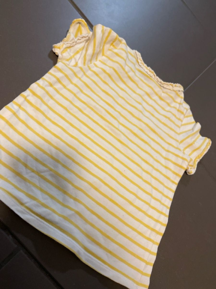 H&M Camicette, T-shirt & Top: Süsses Ringelshirt mit Rüschen, Grösse 80 – Usato da Zürich venduto da Belisimo 3