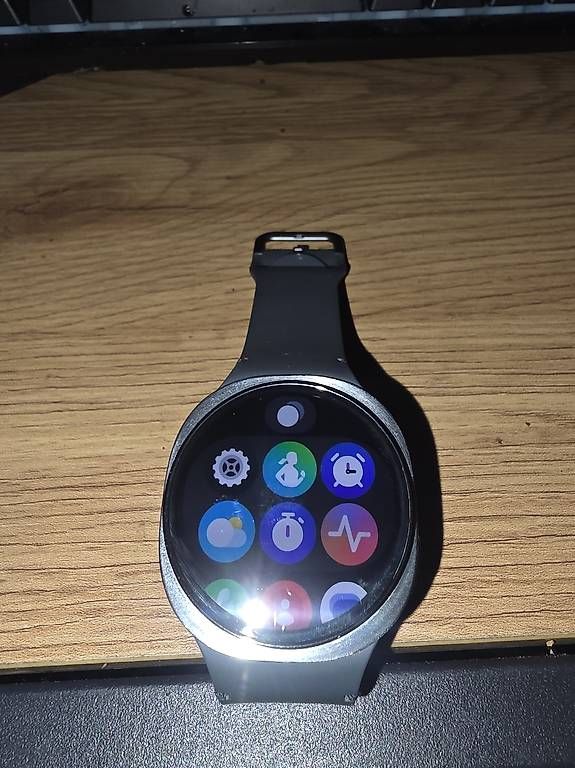 Samsung Smartwatch: Samsung Galaxy Watch 8  44mm – Gebraucht aus Cossonay-Ville von val_b58f 1