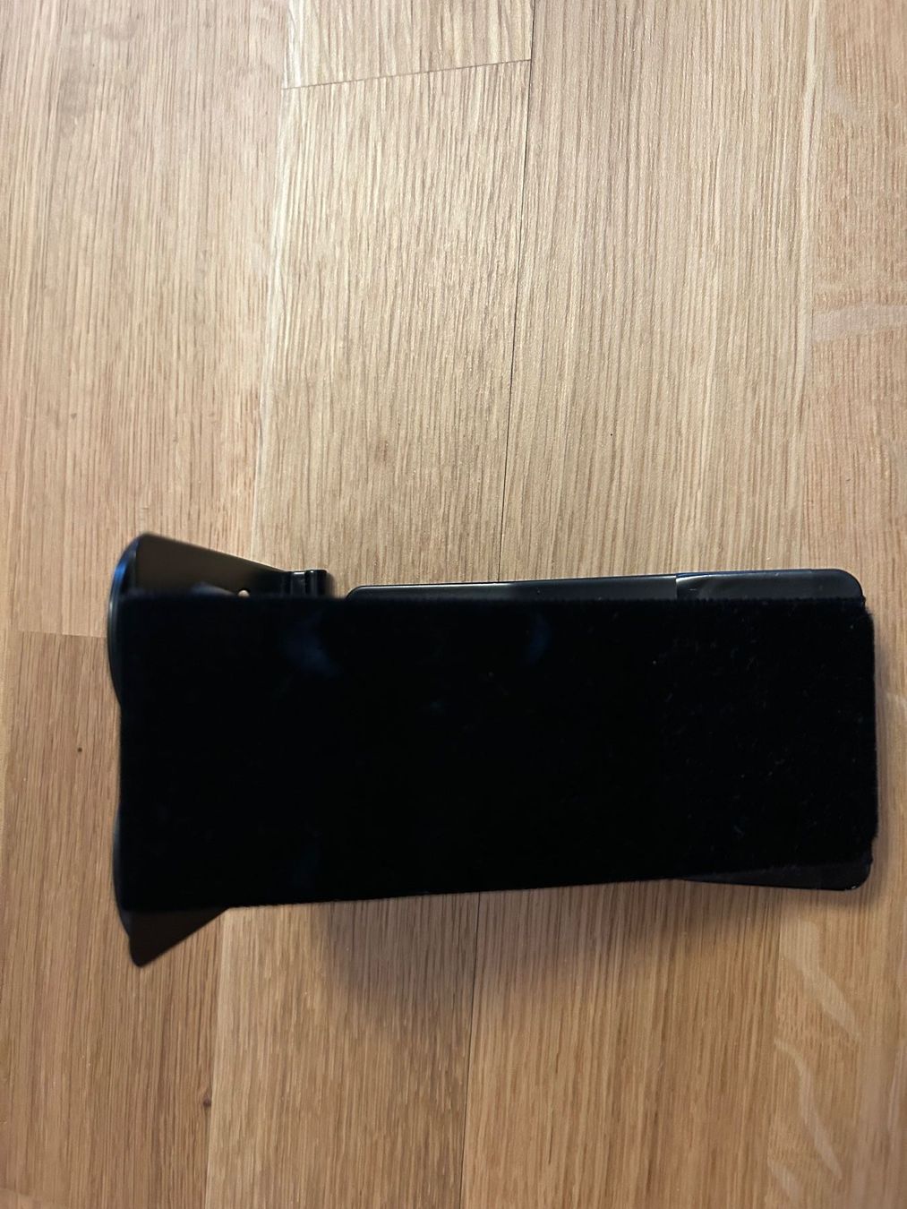 Strumenti musicali: Gitarrenstütze – Usato da Basel venduto da zoreaaaa 5