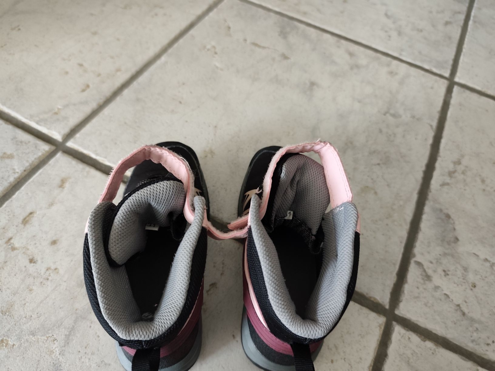 Schuhe für Mädchen: Mädchen Wanderschuhe  – Gebraucht aus Chur von Rodanisa 7