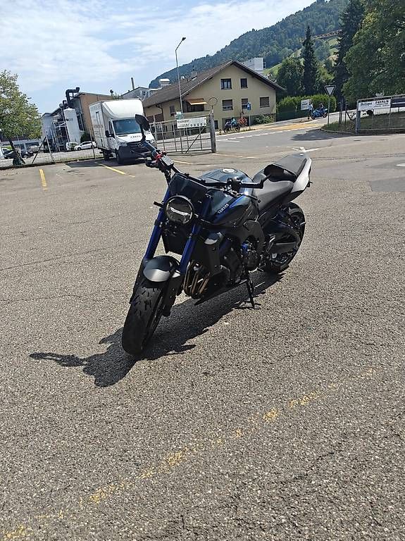 Yamaha Strada: Yamaha FZ8 – Usato da Luzern venduto da peadi89