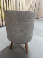 Pflanztopf mit Holzbeinen ‘‘weiss‘‘