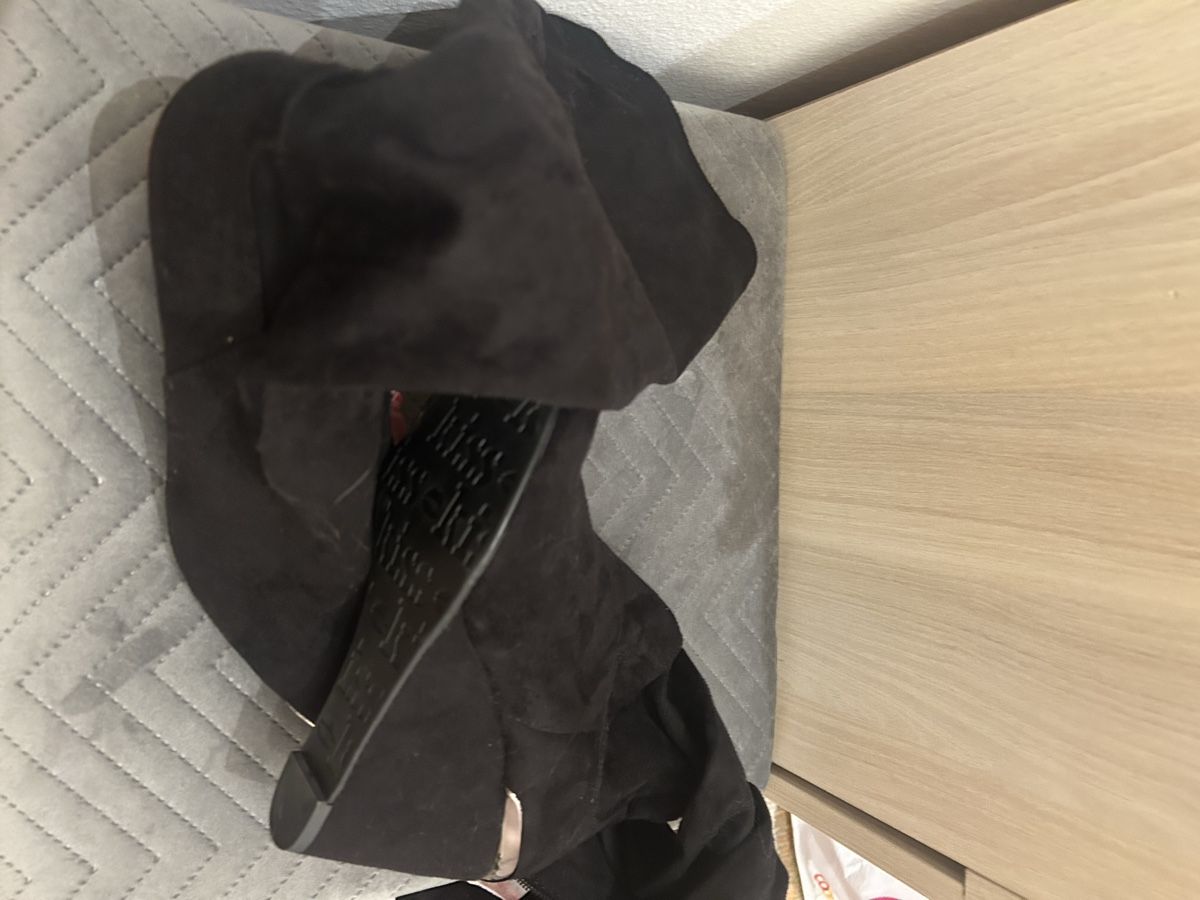 Scarpe da donna: Cuissardes noires compensées en daim état correct – Nuovo (secondo la descrizione) da Genève venduto da fer_q8jq