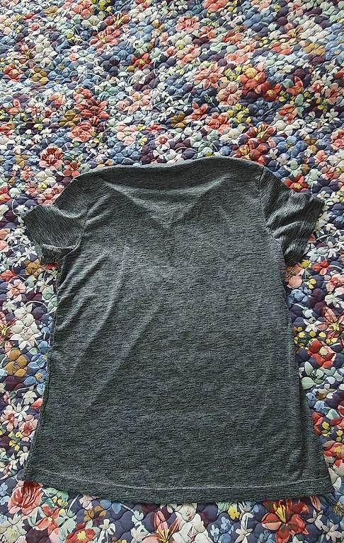 T-Shirts: T-shirt USA Pro Tech V - taille 38 – Gebraucht aus Fribourg von cov_5s7x 2