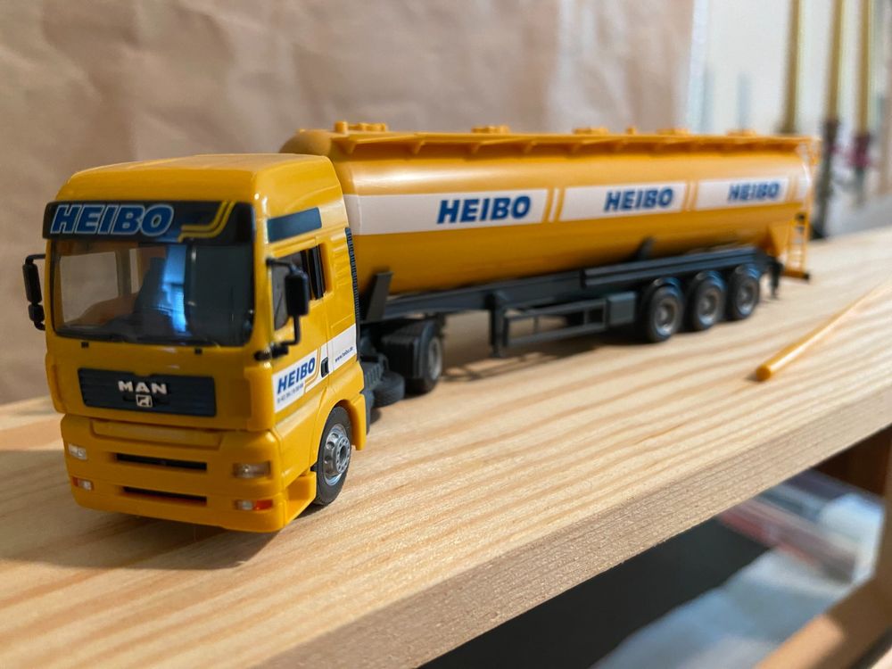 Herpa MAN LKW Heibo mit Silo 1:87 (Gebraucht) in Baar für CHF 3.5 – mit ...
