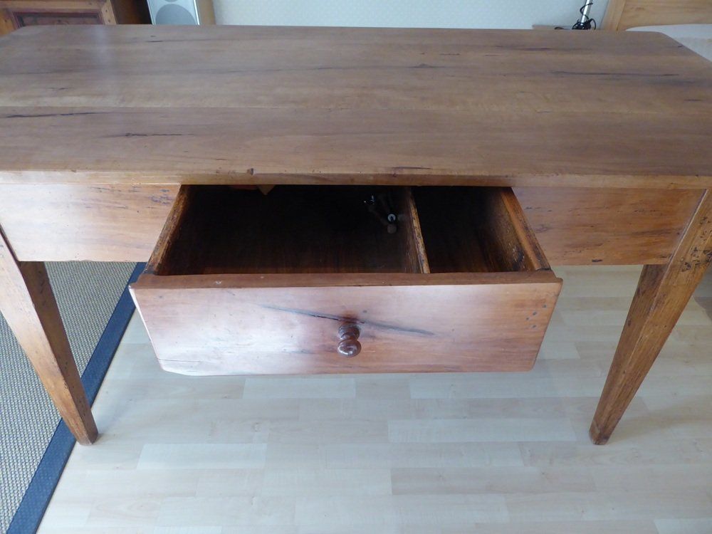 Tische: Antiker Biedermeier Esstisch /ehemaliger Nähtisch – Gebraucht aus Böckten von Glevum 1