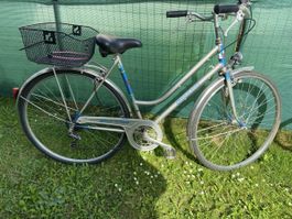 Tour de Suisse Velo mit Korb, ideal für den Sommer!