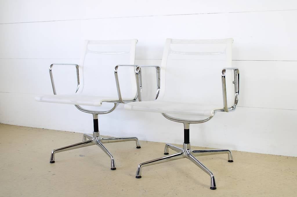 Chaises: Vitra Eames Stühle EA 108 drehbar – D'occasion à Meinisberg par atelier_TILIJA