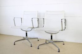 Vitra Eames Stühle EA 108 drehbar