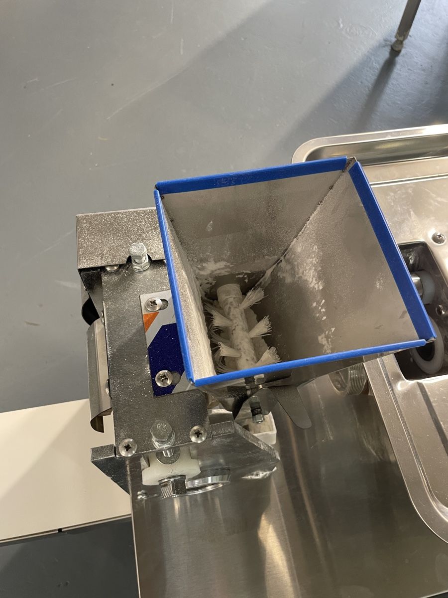 Elettrodomestici da cucina: Teigtaschenmaschine – Nuovo (secondo la descrizione) da Schlieren venduto da pec_hf8n 4