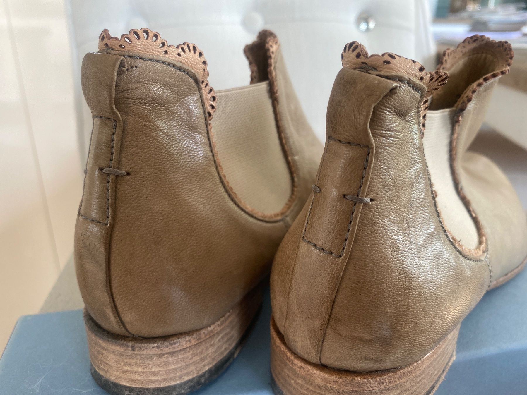 Damenschuhe: Schöner Halbschuh von der Italienischen Marke I.N.K – Neu und originalverpackt aus Sachseln von Guguiseli 1