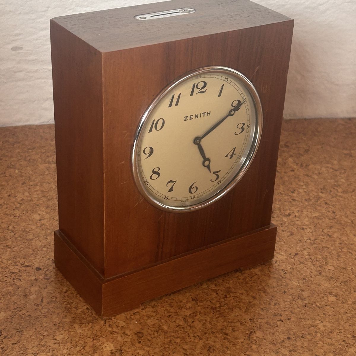 Zenith Sveglie: Antiker Zenith Wecker aus Holz! – Usato da Laufen venduto da belleskulptur 7