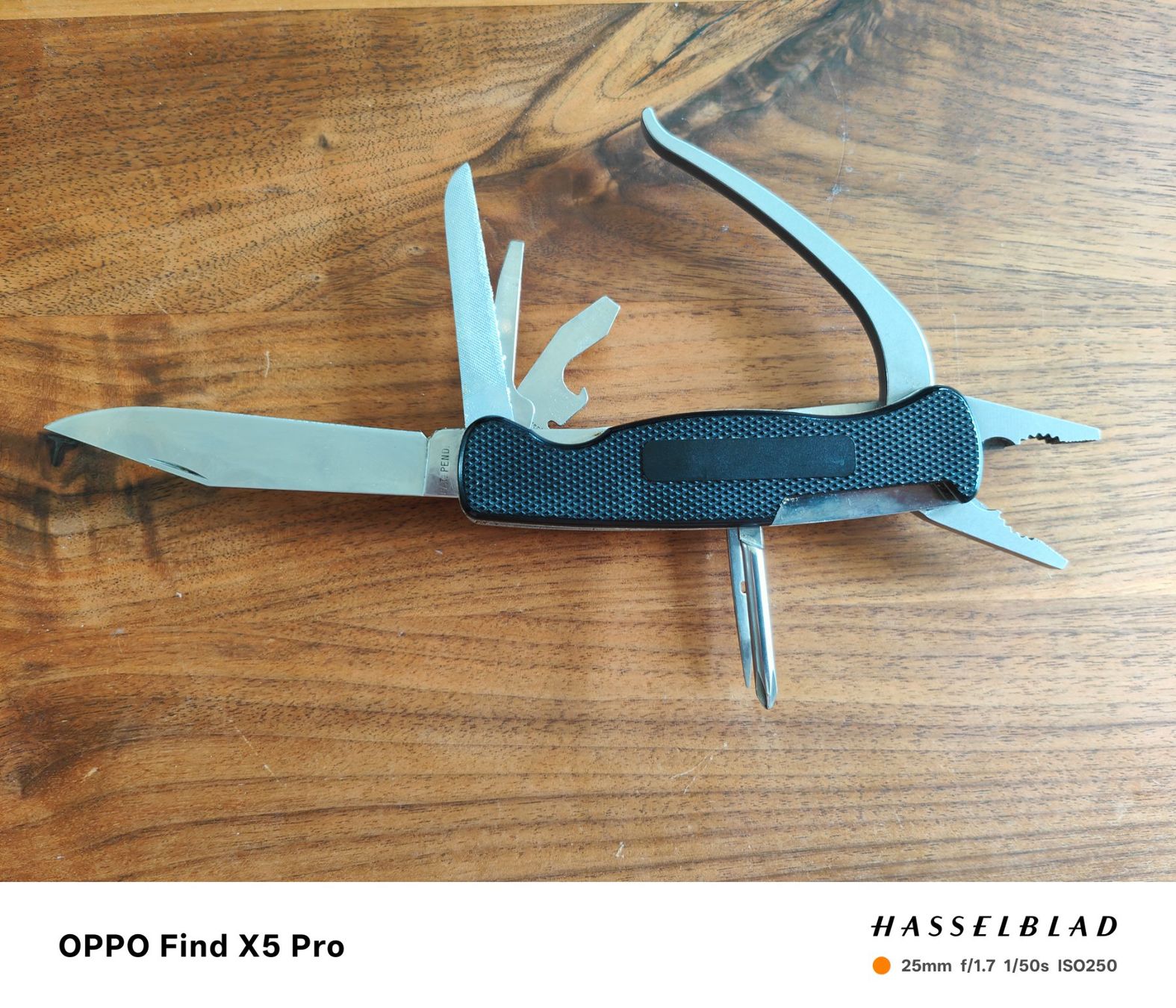 Wenger Taschenmesser: Wenger Multitool Grip mit Koffer und Hülle neuwertig – Neu (gemäss Beschreibung) aus Basel von M2 4