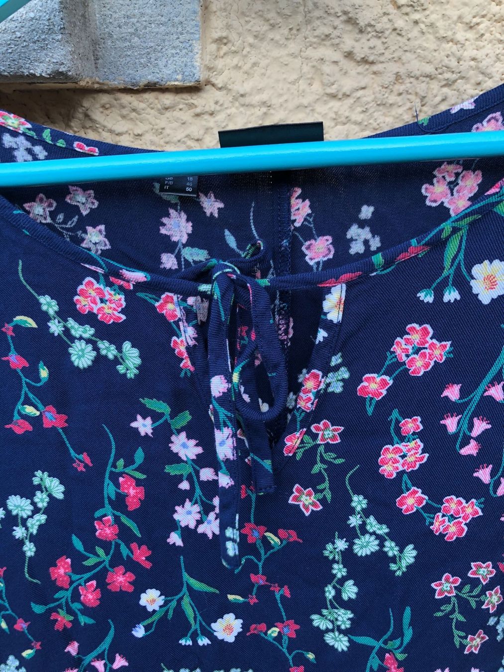 Kleider: Kleid mit Blumenmuster 44 – Gebraucht aus Wädenswil von Pixie_ 3
