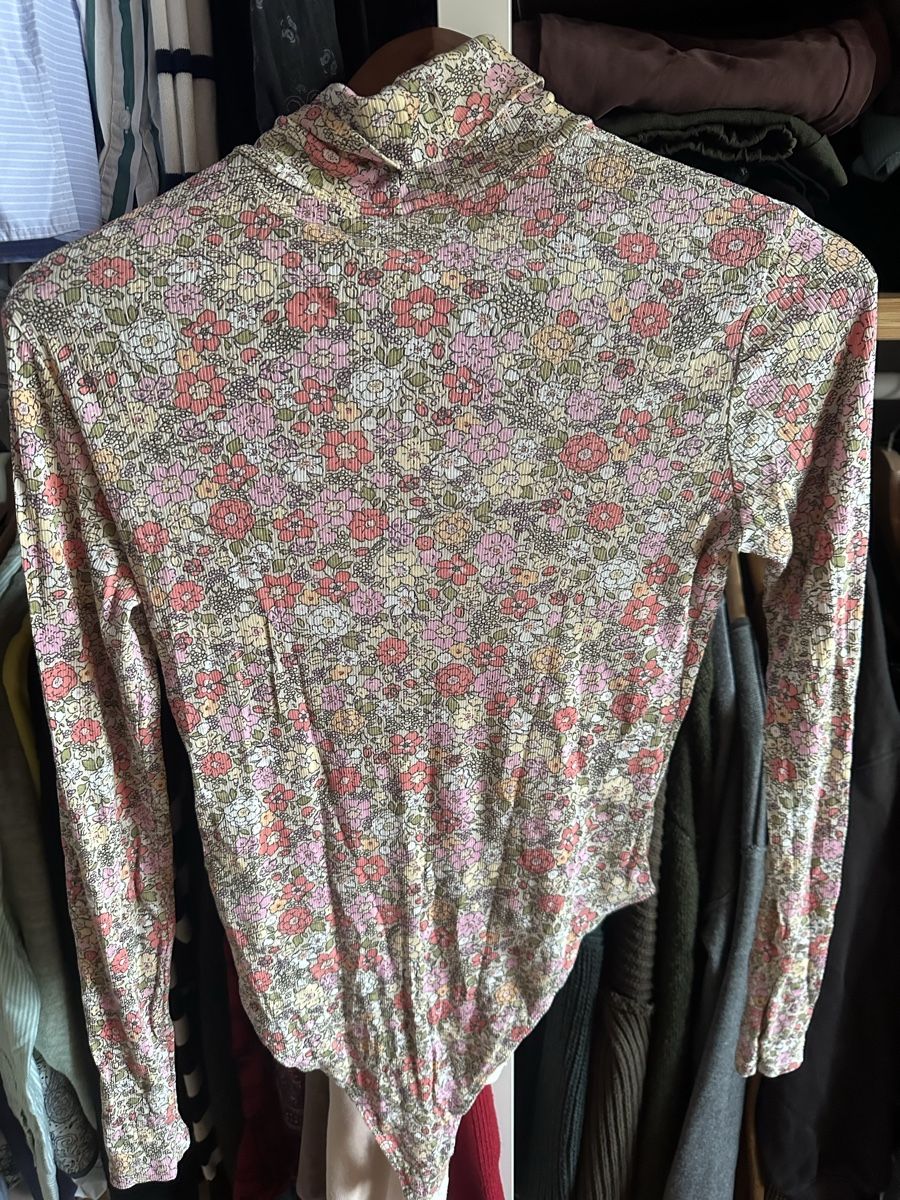 H&M Top: Top H&M Gr. M (Body) – Usato da Münsingen venduto da Secondhand89 2