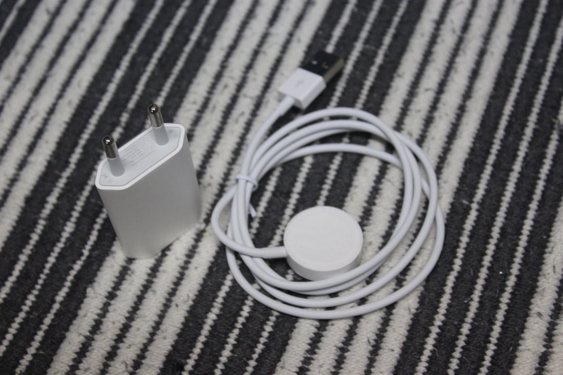 Caricabatterie: weiss Magnetisch apple watch +stecker – Nuovo (secondo la descrizione) da Kirchdorf AG venduto da Aarereussshop 8