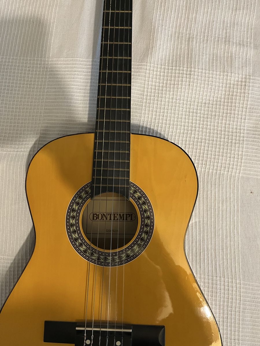 Bontempi Strumenti musicali: Child guitar Bontempi – Usato da Basel venduto da ann_w9wl 1