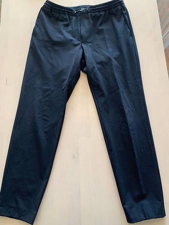HUGO BOSS Hose  Navy mit feinen Streifen  Grösse 48