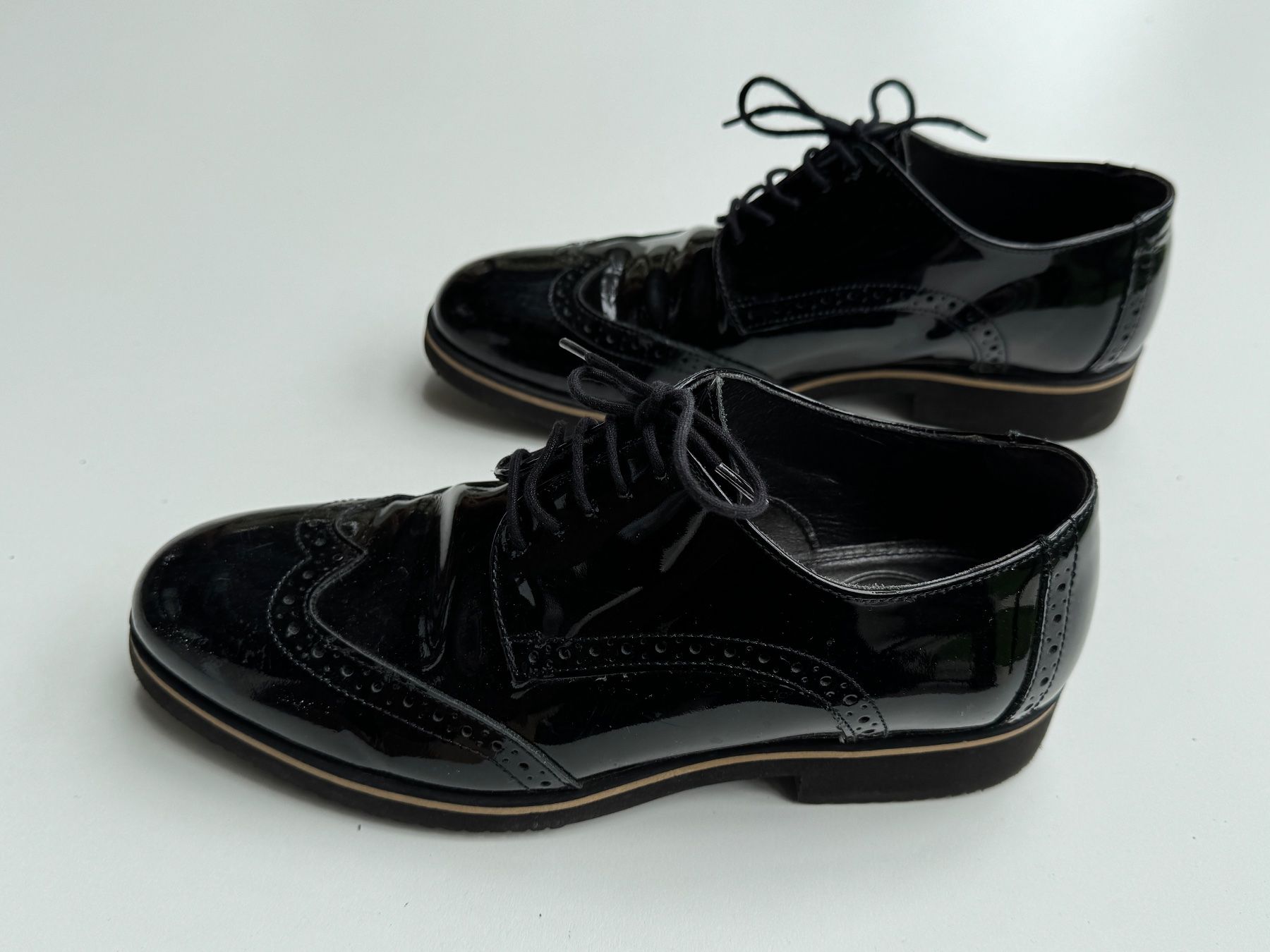 Navyboot Chaussures femmes: Navyboot Lackschuhe schwarz Gr 39 – D'occasion à Bremgarten b. Bern par misscello 1