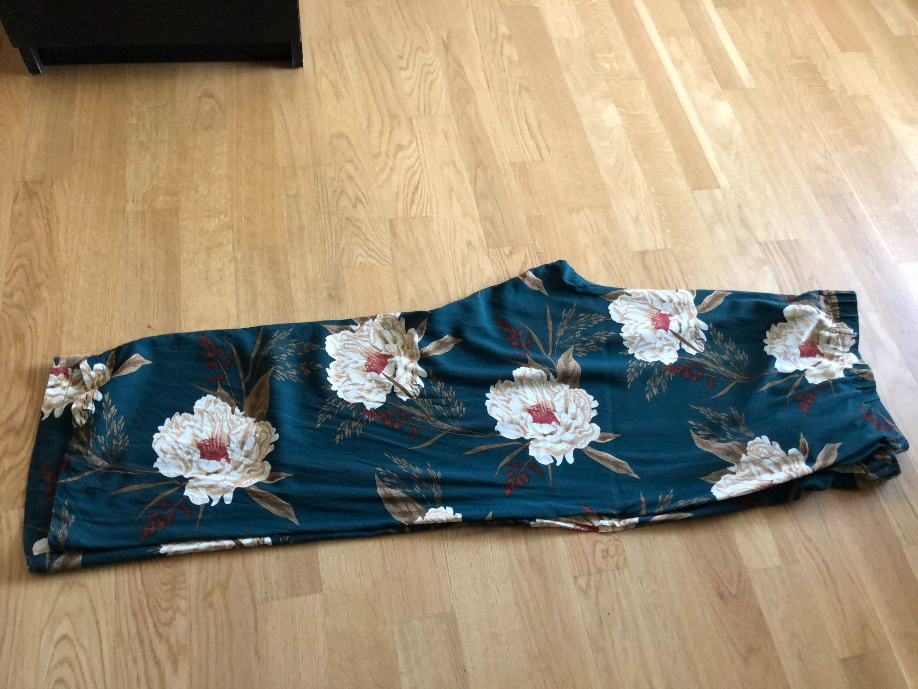 Vero Moda Pantaloni: neuwertiger Hose von Vero Moda Curve 52 – Nuovo (secondo la descrizione) da Bellinzona venduto da JackieBlue 1
