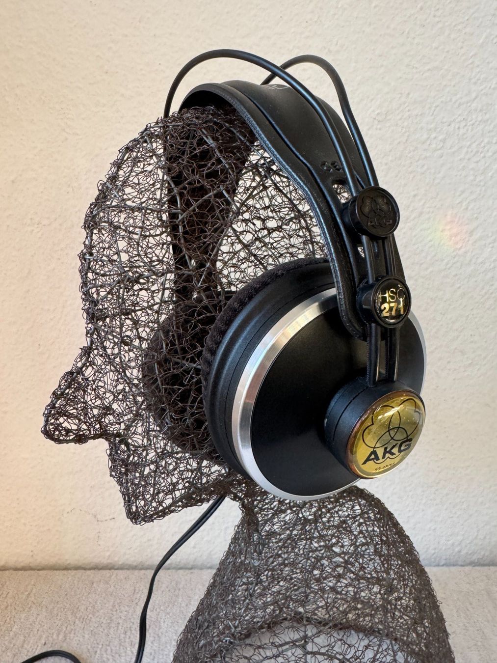 Akg Cuffie: Headphone AKG HSC271 with cable no mic no24 – Usato da Zürich venduto da Malco0