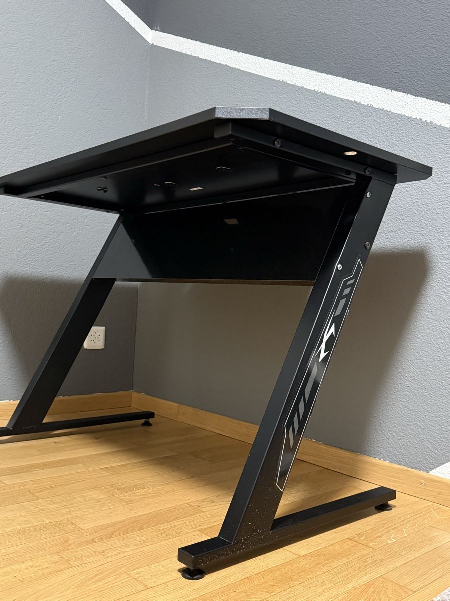 Bureaux: Gaming schreibtisch – D'occasion à Wigoltingen par jasi_02 1