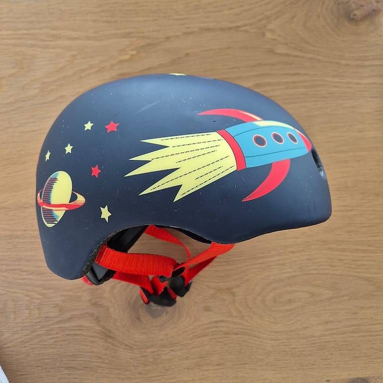 Micro Caschi: Kinderhelm – Usato da Spreitenbach venduto da adn_j5kr