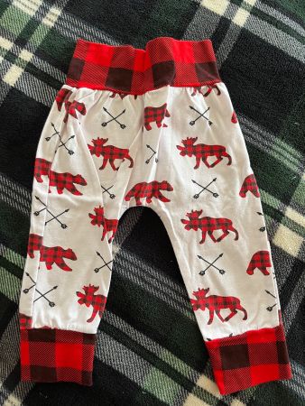 Weihnachtshose für Babys, Größe 56
