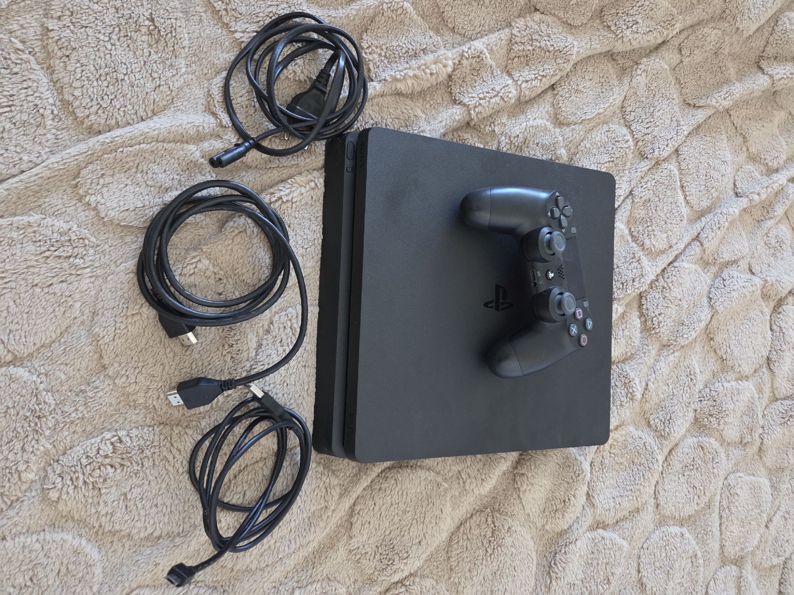Sony Konsolen: Playstation 4 Slim  – Gebraucht aus Küssnacht am Rigi von sar_89qy 1