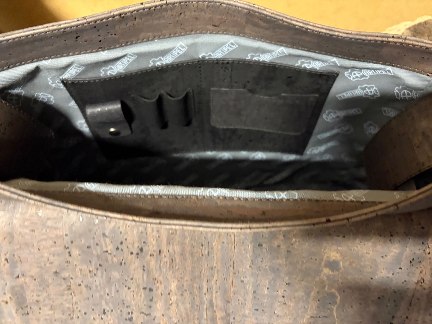 Valigie & Borse: Artipel Business-Tasche aus Kork – Nuovo e nell'imballaggio originale da Basel venduto da Sirina4010 2