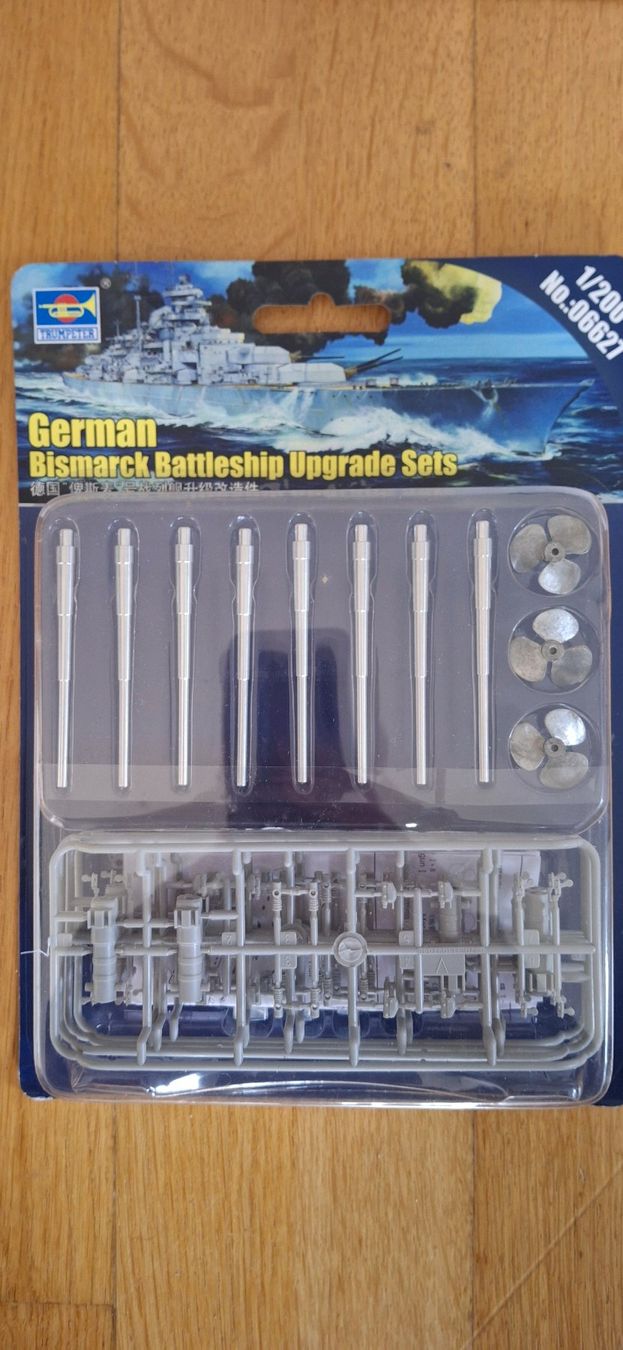 Kit di modellismo & Modellini statici: Bismarck 1/200 Trumpeter Nr. 03702 – Nuovo e nell'imballaggio originale da Neuhausen am Rheinfall venduto da Guehni 2