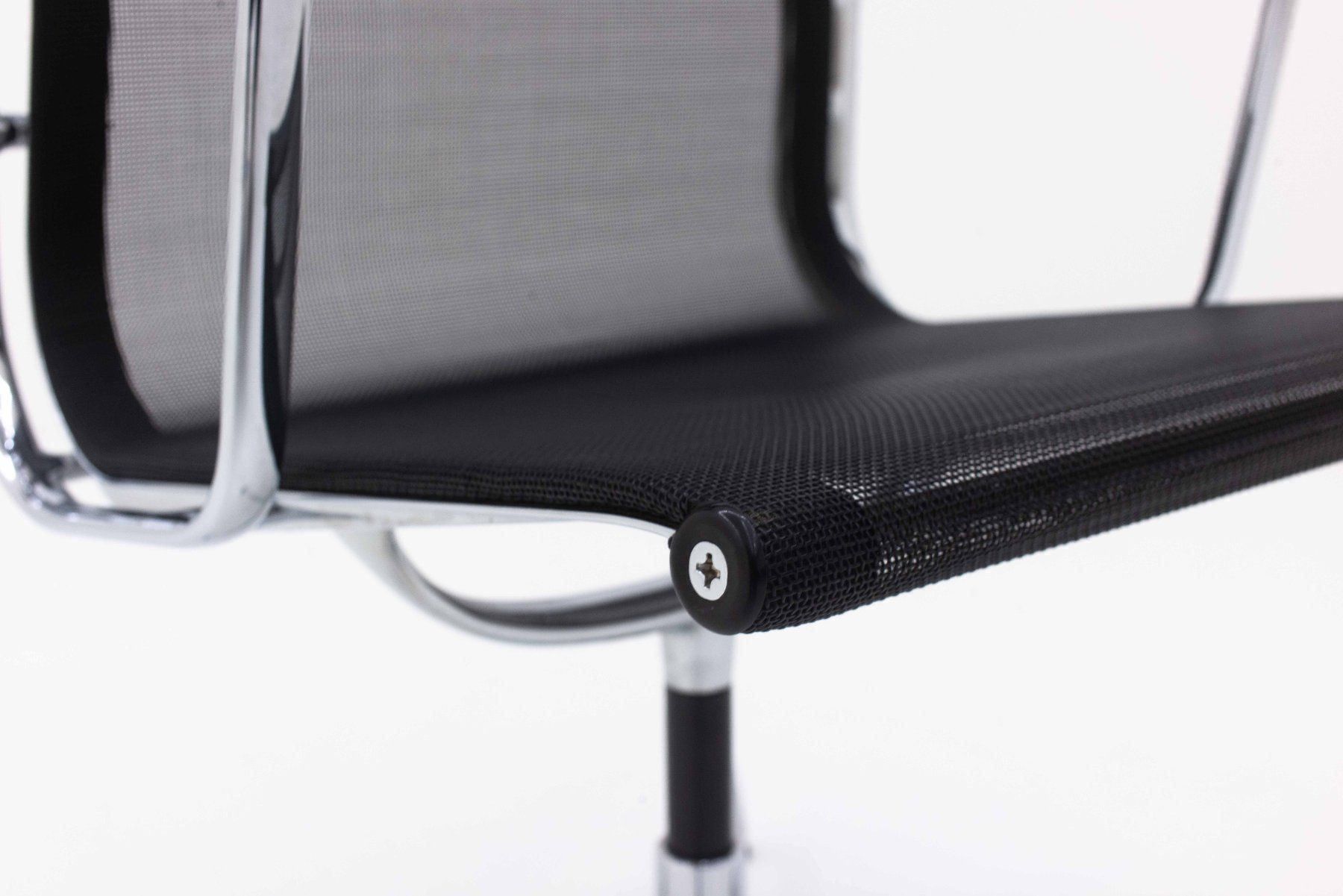 Vitra Sedie: Vitra Bürostuhl Eames EA 107 Netz – Usato da Zürich venduto da STUZH38 3