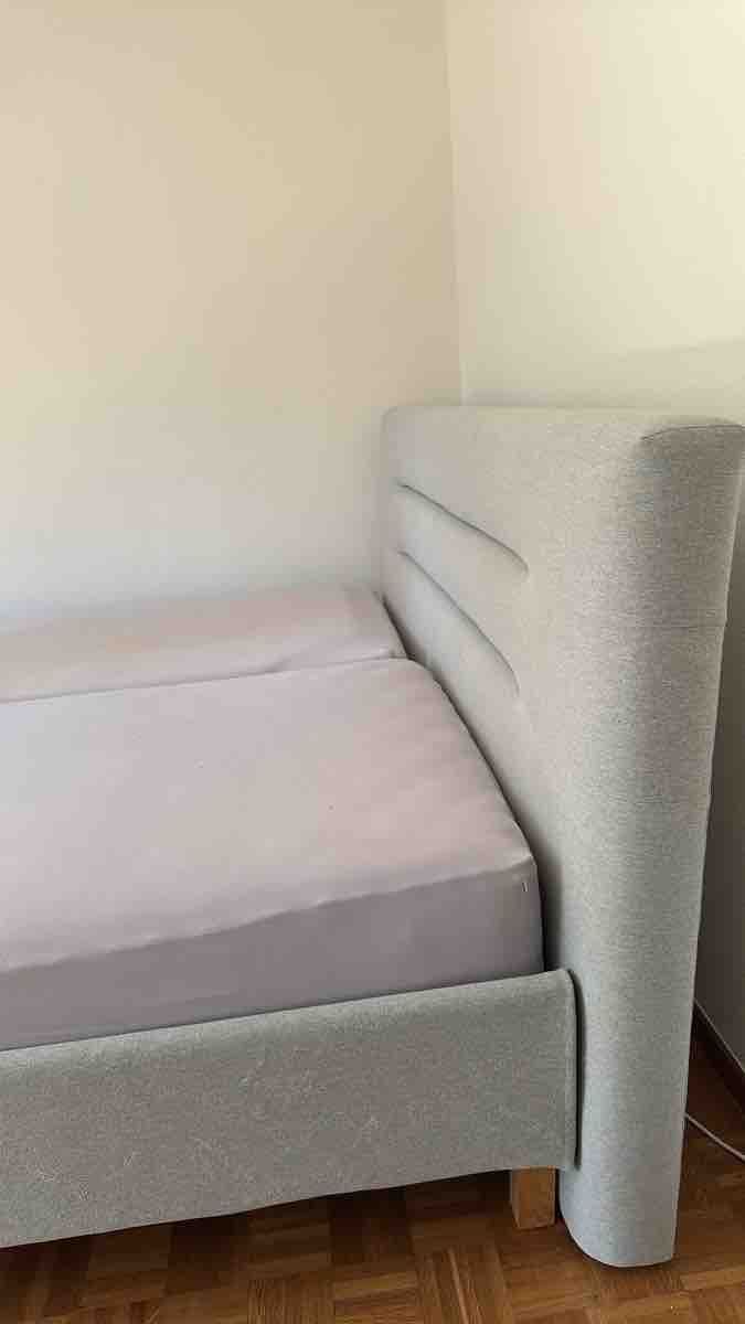 Betten: Bettgestell mit Kopfteil hellgrau Stoff Grösse 180x200cm – Gebraucht aus Winterthur von Greenlifestyle