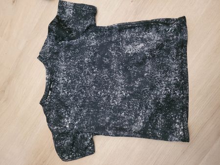 tolles Sport t-Shirt Gr. 98