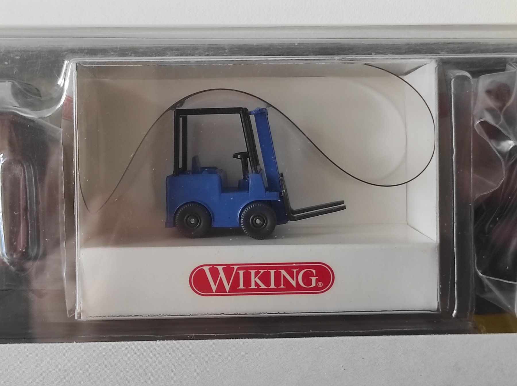 Trix Modelleisenbahnen: Schiebewandwagen "Continental"mit Stapler der DB von Trix H0 – Neu und originalverpackt aus La Chaux-de-Fonds von Kat2019 2