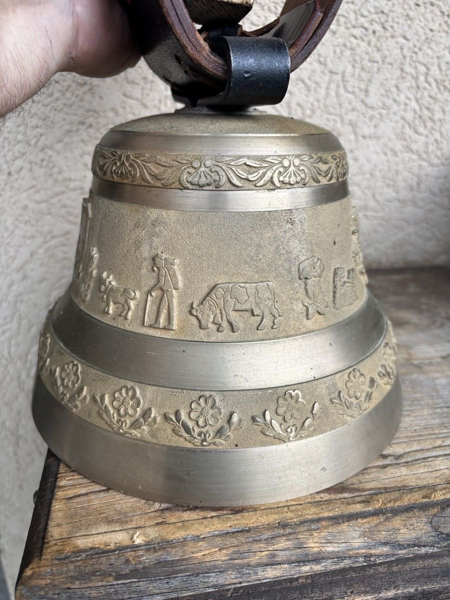 Glocken & Treicheln: Neuwertige Glocke. – Gebraucht aus Schangnau von Roseggli82 3