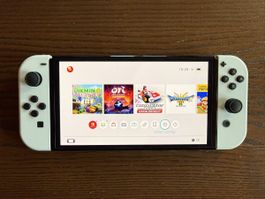 Nintendo Switch OLED Modell weiss mit Zubehör gebraucht