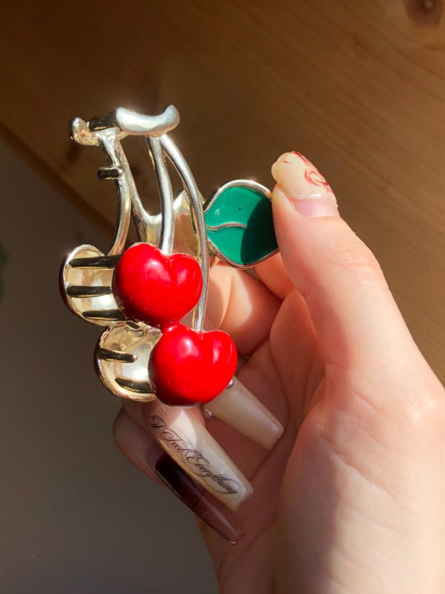Haarschmuck: Pince à cheveux cerise – Gebraucht aus Bulle von sop_ct6x