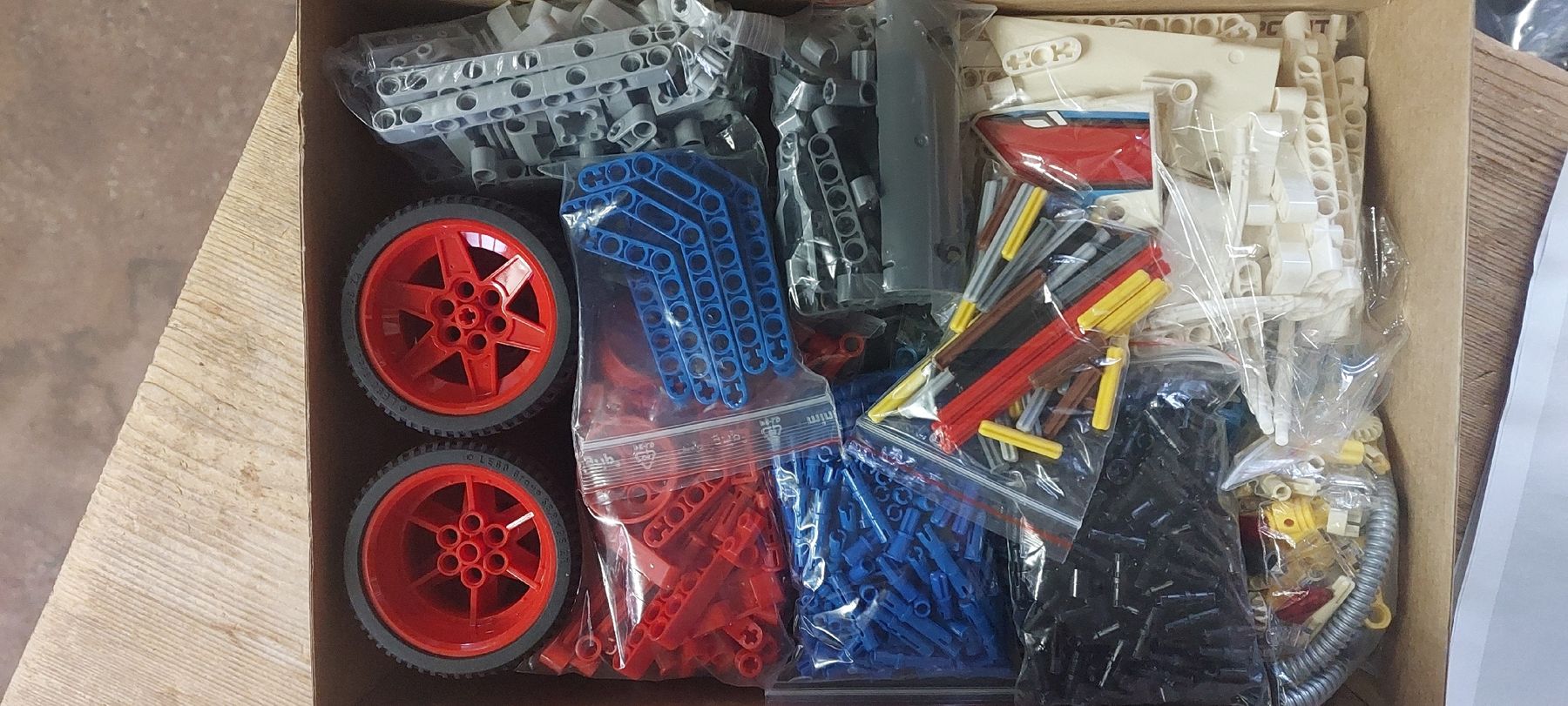 Lego Kit di costruzioni: Lego Technic 42077 Rally Car zerlegt & 100% Komplett – Usato da Birmensdorf ZH venduto da Yellowsport 1