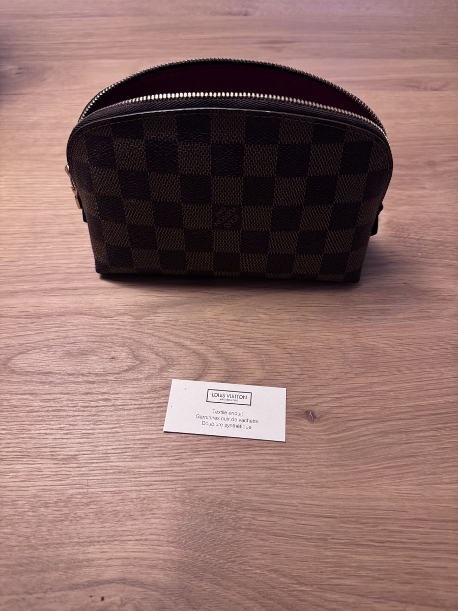Louis Vuitton Custodie per cosmetici: Louis Vuitton Damier Ebene Cosmetic Pouch – Usato da Zollikerberg venduto da P4SH4 6